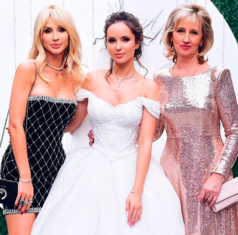 Светлана Лобода поймала букет невесты