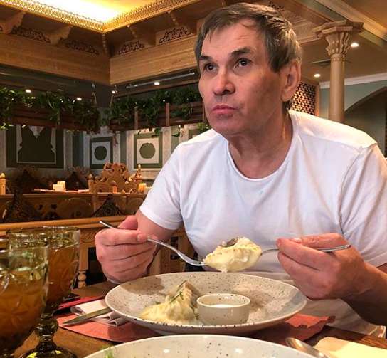 Бари Алибасов