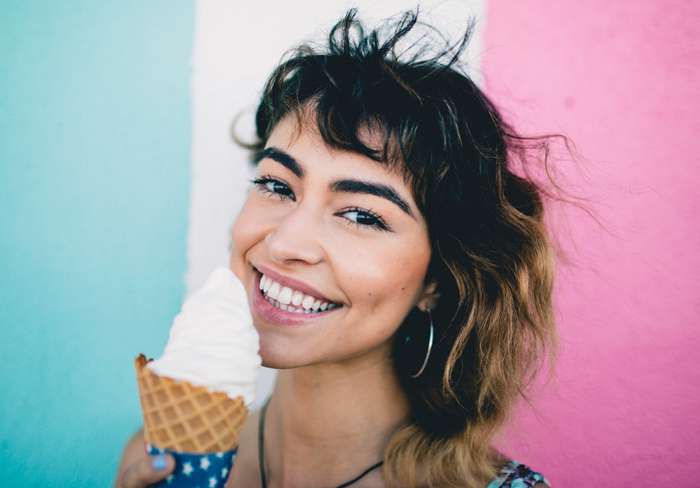 Летом хочется дать отдохнуть коже от многослойного макияжа