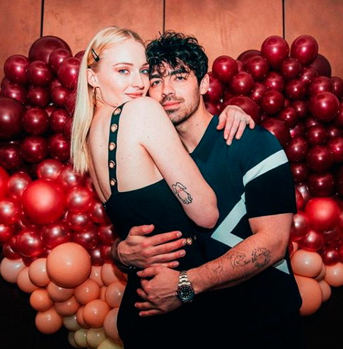 Софи Тернер и Джо Джонас показали, как проводят медовый месяц