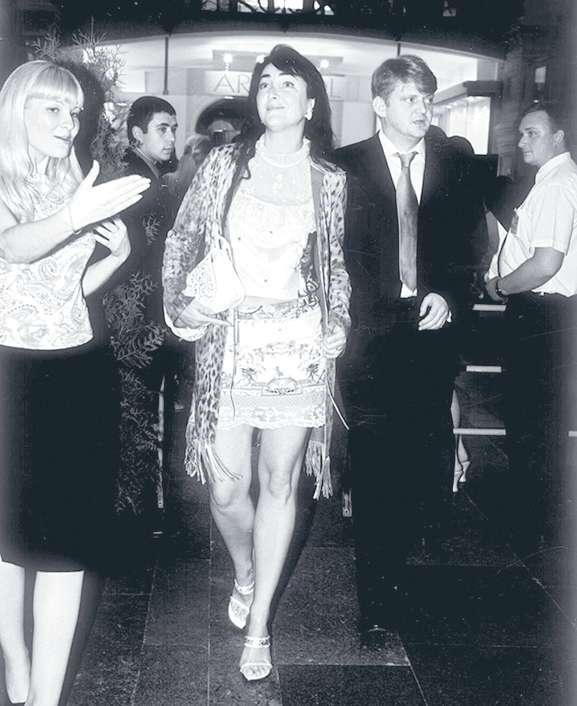 Семейный союз певицы с бизнесменом и чиновником Александром Зарубиным длился пять лет