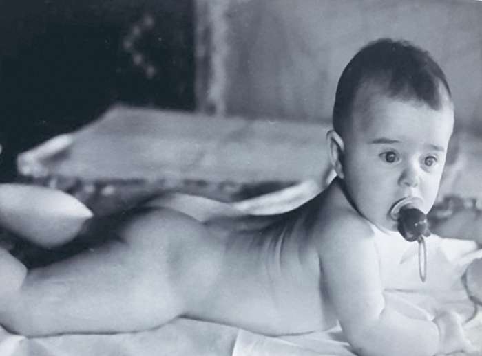 Первая фотосессия в стиле ню прошла у Наташи еще в младенчестве. Малышка стала героиней статьи «Ваш малыш» в журнале «Здоровье»
