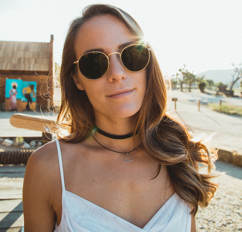 Солнце в волосах: бьюти-средства, которые подойдут для лета