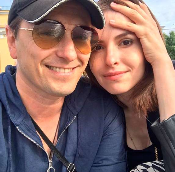 СЕРГЕЙ БЕЗРУКОВ С ЖЕНОЙ АННОЙ МАТИСОН