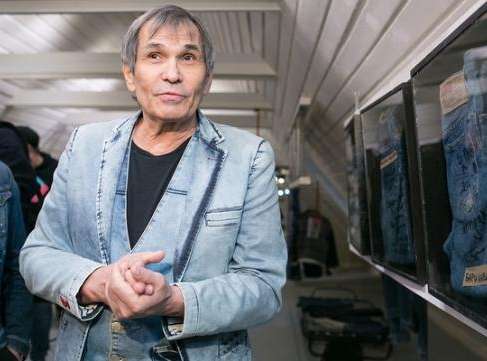 Бари Алибасов