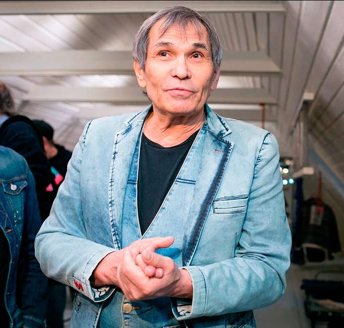 Бари Алибасов