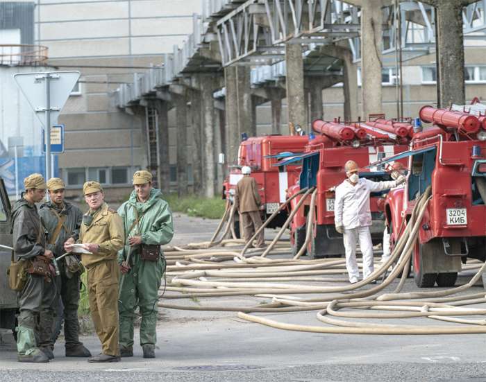 Кадр из сериала Чернобыль