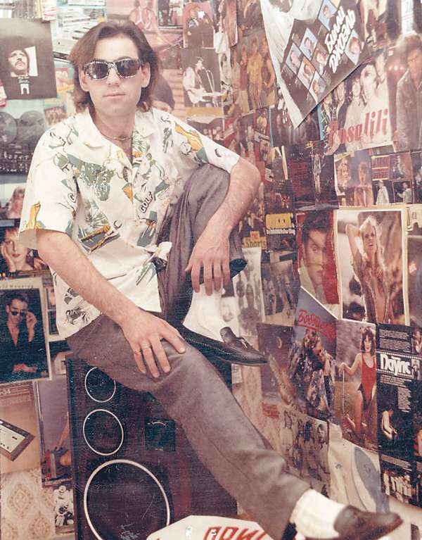 Карьеру в музыкальном бизнесе Иосиф Пригожин начал в самом начале девяностых. И в то время Иосиф был не только музыкальным менеджером, но и исполнял песни на сцене