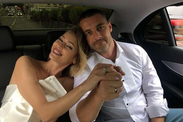 Евгения Лоза и Антон Батырев расписалась в Грибоедовском ЗАГСе