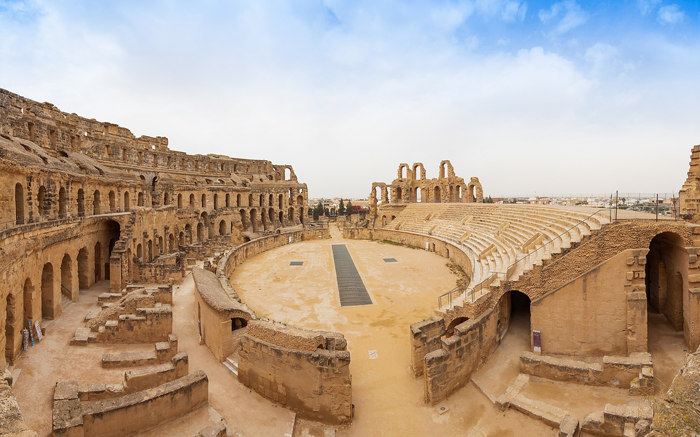 Одна из главных достопримечательностей Туниса — Амфитеатр (Колизей) в Эль-Джеме