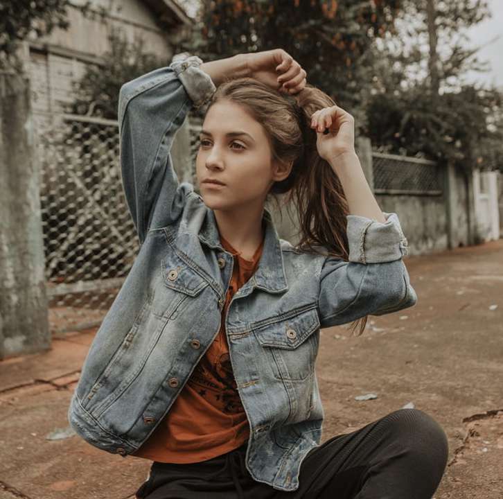 Купите тонкие резинки, чтобы собирать хвост Купите тонкие резинки, чтобы собирать хвост