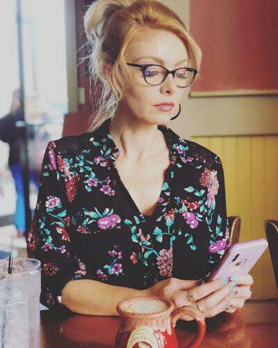 вы держитесь особняком вы держитесь особняком