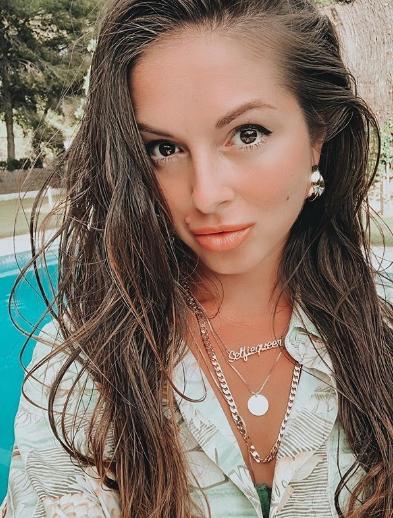 Нюша и Игорь Сивов празднуют «бумажную» свадьбу в Париже