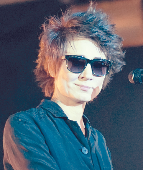 Эра Земфиры: история создания хита «Ариведерчи»