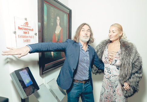 Анастасия Волочкова: «Одна из моих любимых картин Никаса Сафронова — его автопортрет»