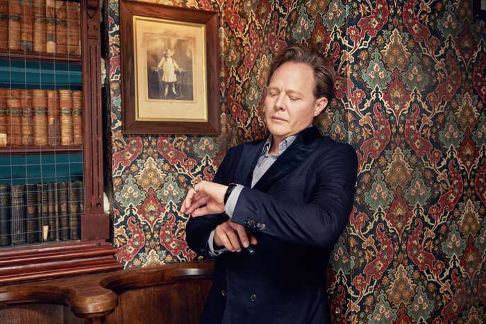 Пиджак, PAL ZILERI, сорочка, Eton и брюки, PT05, все – Mfashion; ремень, Herme`s; часы, Rado; кольцо, собственность телеведущего