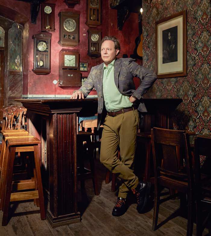 Пиджак, Stella McCartney, сорочка, Eton и брюки, PT01, все – Mfashion; часы, Rado; ремень и ботинки, все – Herme`s