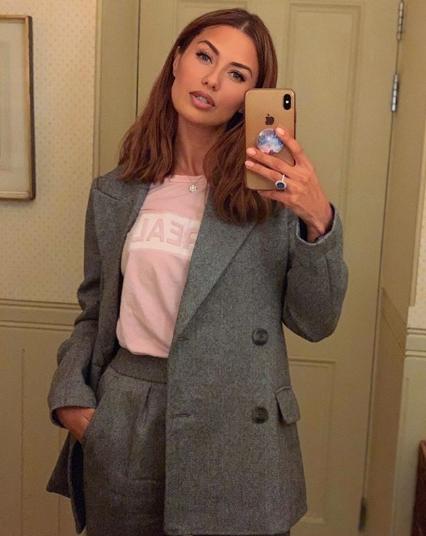 Боня отпраздновала новоселье в Лондоне