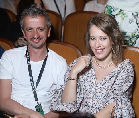 Богомолов поделился свадебным фото с Собчак