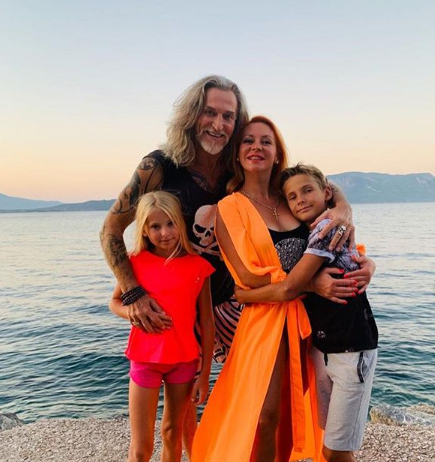 Не поделили славу: конфликты звезд, закончившиеся дракой