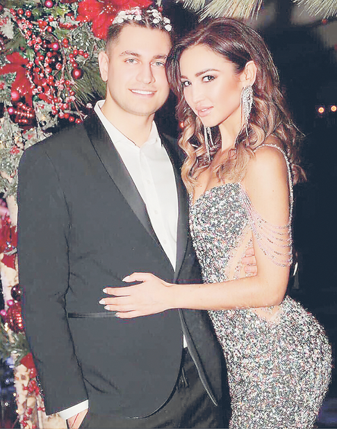 Где и с кем звезды провели новогодние каникулы