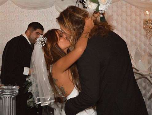 В 2015 году Айза вышла замуж за Дмитрия Анохина