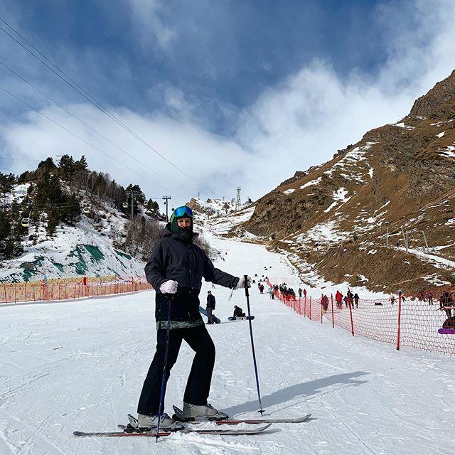 Актриса впервые в жизни встала на лыжи