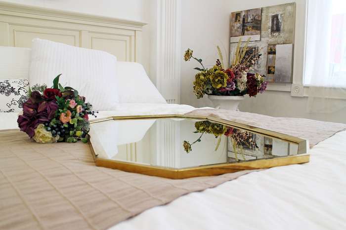 выбираем зеркальное покрытие для комнаты