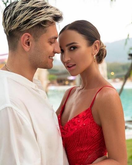 Бузова устроила тайный девичник перед свадьбой с Манукяном