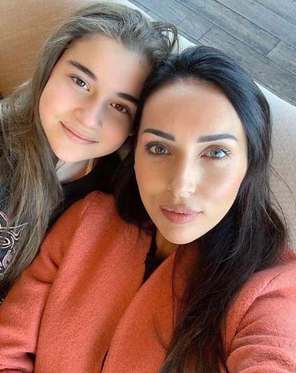 Алсу с дочкой Микеллой Абрамовой