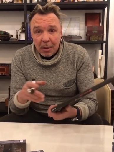 Сукачев свозил жену в Антарктиду