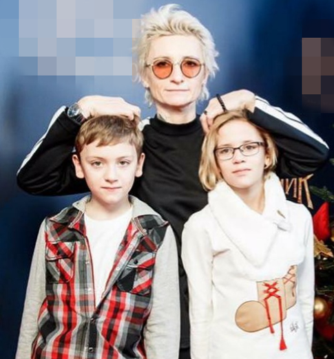 Диана Арбенина впервые привела детей в Эрмитаж: «Боюсь, какое-то время это будет нашим семейным анекдотом»