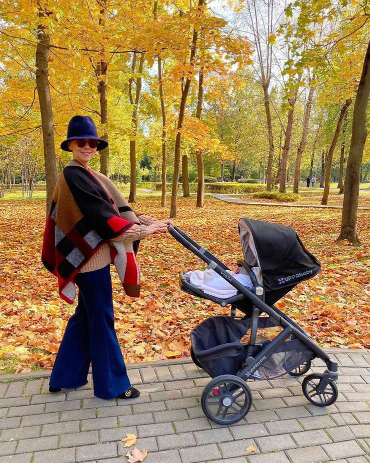 Брухунова с коляской