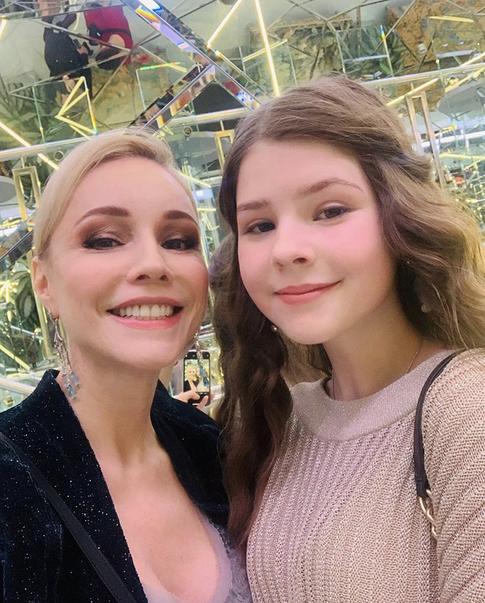 Ого, как ты вырос: как выглядят повзрослевшие дети российских звезд