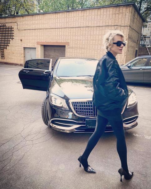 Литвинова не отвечает на вопросы про самочувствие Земфиры