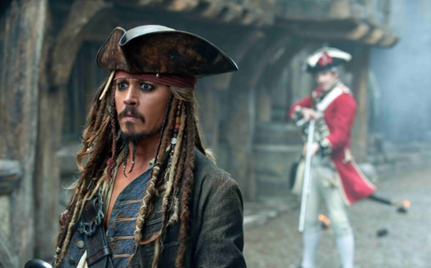 Джонни Депп потерял контракт с голливудской студией из-за судебного разбирательства