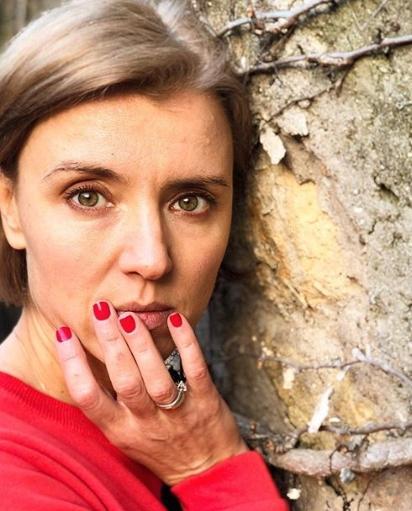 Алферова в одних плавках пригласила на вечер о Паустовском