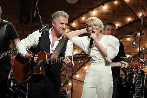 В Сети обсуждают селфи Агутина с Варум без макияжа