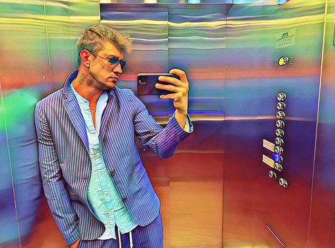 От скандала до скандала: изучаем конфликты Павла Прилучного