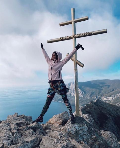 Муцениеце поделилась пикантным снимком из Крыма