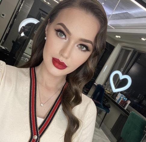 Анастасия Костенко показала фигуру в купальнике после второй беременности