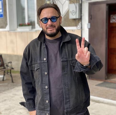 «Я сделал три операции»: Стас Михайлов рассказал о пересадке волос и проблемах со здоровьем