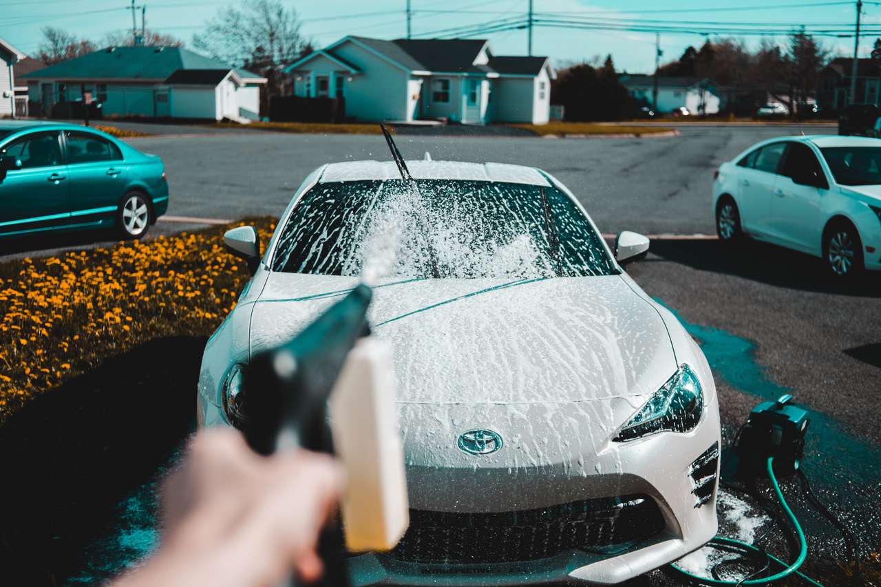 есть несколько причин, чтобы регулярно мыть свой автомобиль