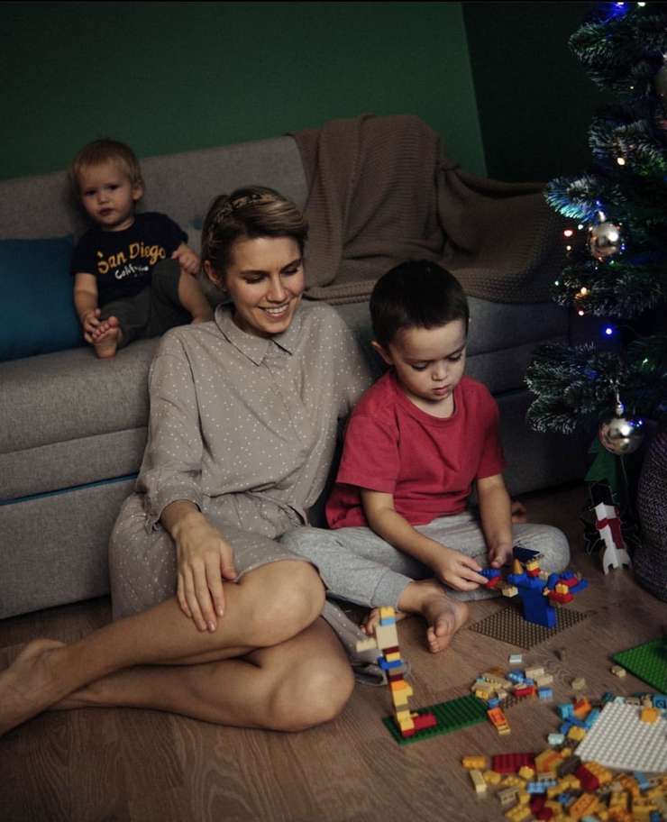 Дарья Мельникова с сыновьями Дарья Мельникова с сыновьями