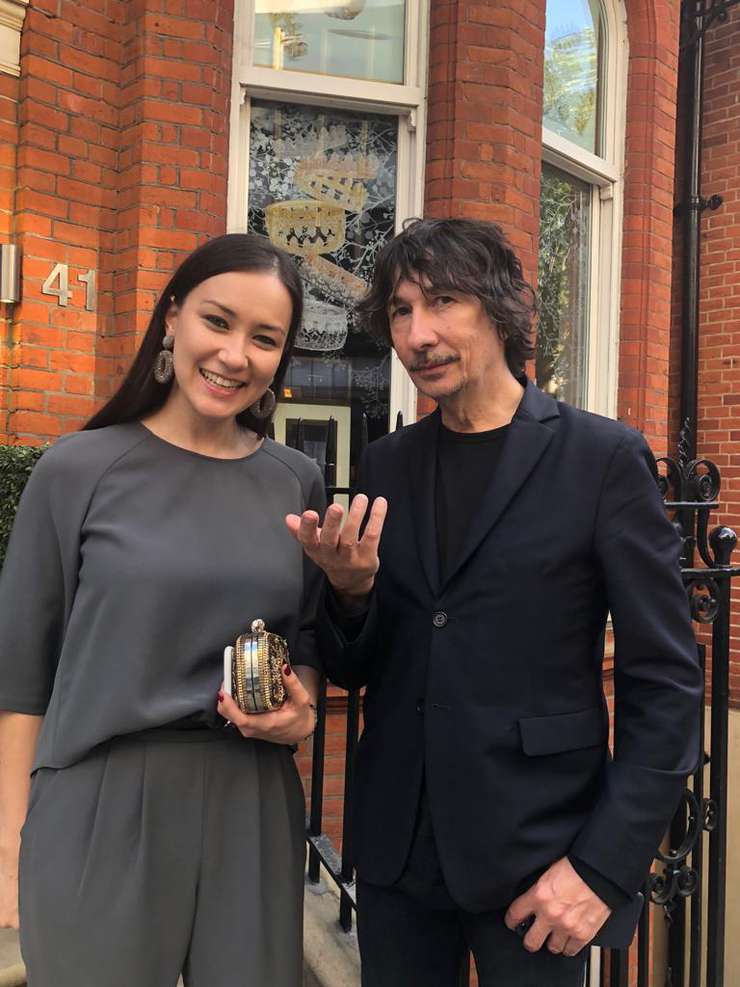 Байгали со старшей дочерью Камилой Байгали со старшей дочерью Камилой