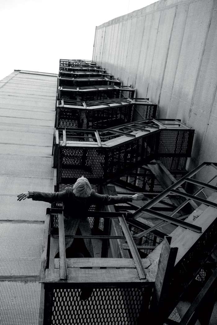 "От бабушки я переняла строгость к себе и другим. В остальном мы с ней тотально разные: и по темпераменту, и по взглядам" От бабушки я переняла строгость к себе и другим. В остальном мы с ней тотально разные: и по темпераменту, и по взглядам