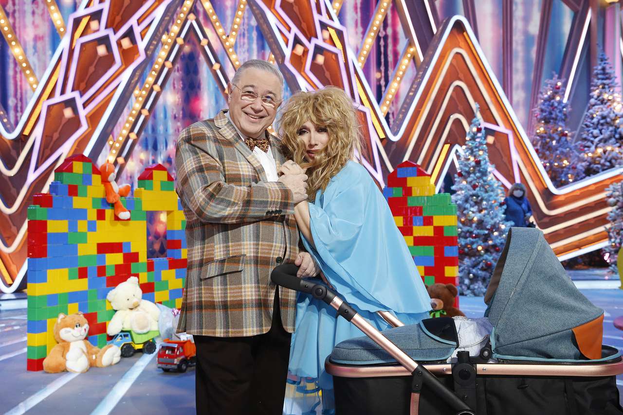 Евгений Петросян и Елена Воробей в образе Аллы Пугачевой