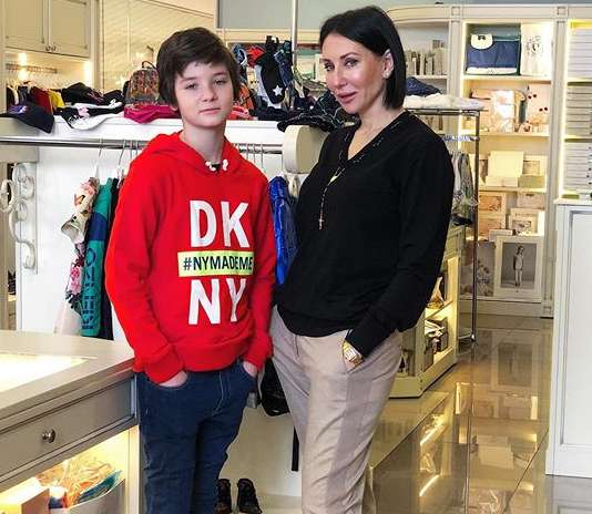 Алика Смехова с сыном Макаром