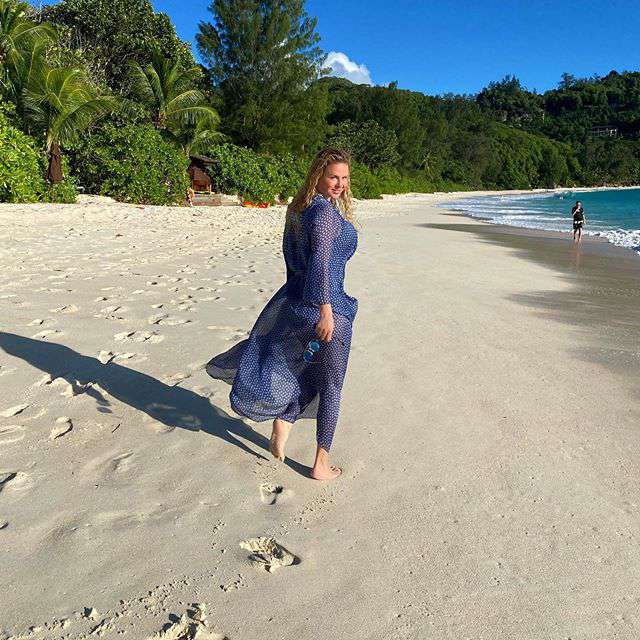 Во время отдыха Анна Семенович не обращала внимания на ранку, в результате чего в нее попала инфекция