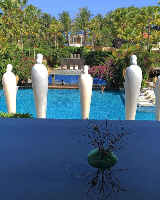 Из окон номера открывались шикарные виды